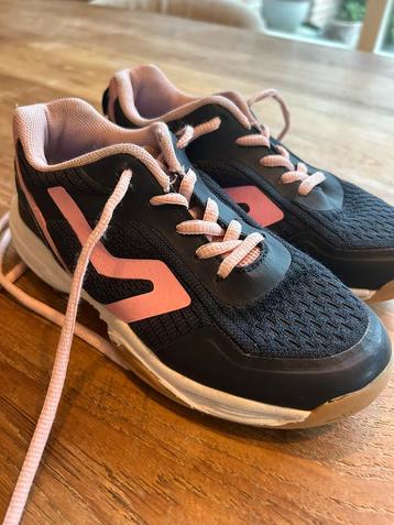 Sportschoenen, gymschoenen, maat 32 beschikbaar voor biedingen