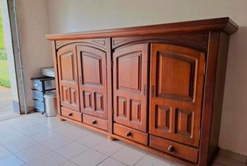 Dressoir  beschikbaar voor biedingen