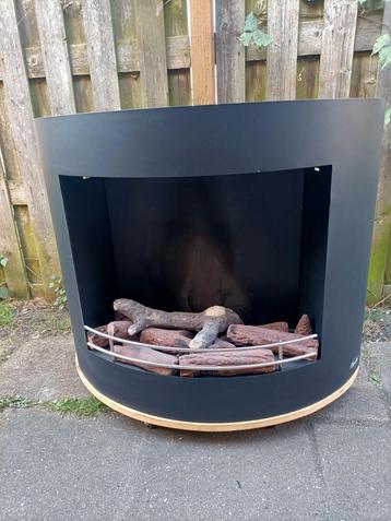 Half rond metalen bio ethanol haard  beschikbaar voor biedingen