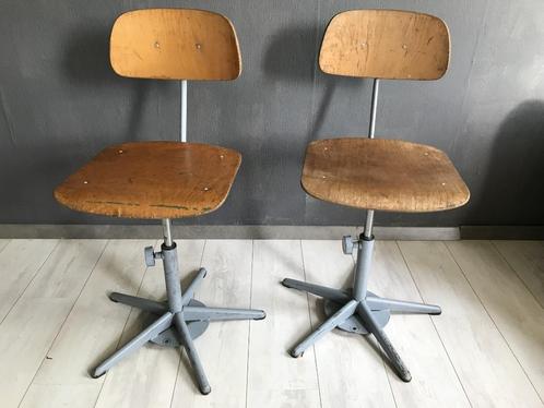 Set Vintage Ahrend Werkstoelen Jr. 60, Huis en Inrichting, Stoelen, Gebruikt, Twee, Hout, Metaal, Bruin, Ophalen