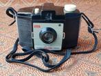 Mooie oude Engelse fotocamera in tas Kodak Brownie Cresta.