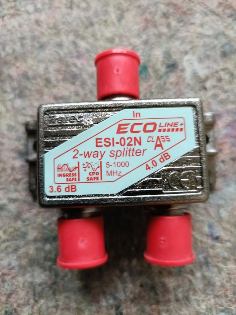 Tratec 2-way splitter, Ophalen of Verzenden, Nieuw, Minder dan 2 meter, Coaxiale kabel