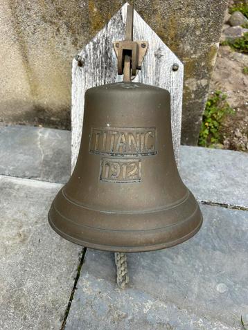 Bronzen bel - Titanic 1912 beschikbaar voor biedingen