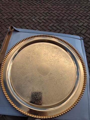Gouden Metalen Onderbord / Serveerbord beschikbaar voor biedingen