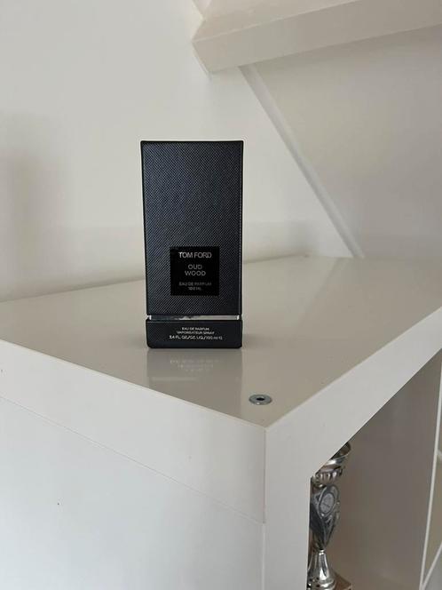 Tom ford oud wood, Sieraden, Tassen en Uiterlijk, Uiterlijk | Parfum, Nieuw, Ophalen of Verzenden