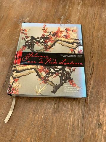 Kookboek Geheimen van de Rode Lantaarn Pauline Nguyen beschikbaar voor biedingen