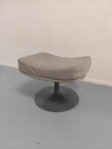 Artifort hocker voetenbank poef grijs leer leder beschikbaar voor biedingen