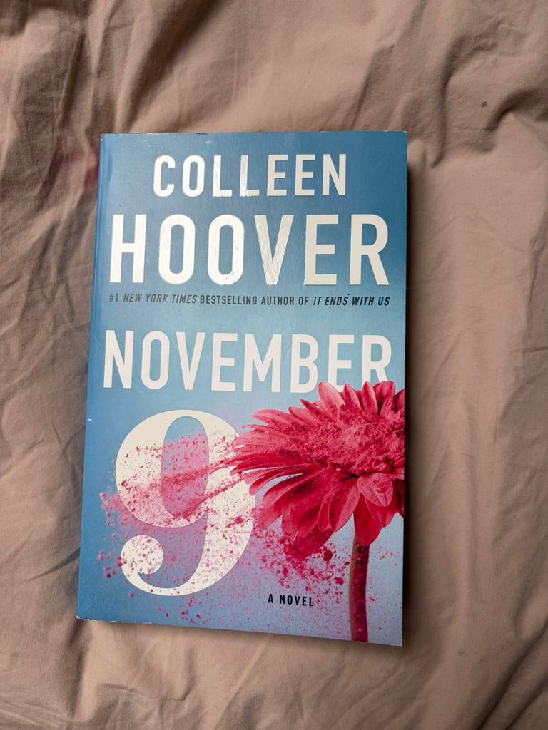 November 9 - Colleen Hoover, Boeken, Romans, Ophalen of Verzenden, Zo goed als nieuw, Nederland