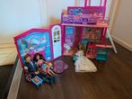 Barbie vakantiehuis incl. 3 barbies, Ophalen of Verzenden, Zo goed als nieuw, Toebehoren