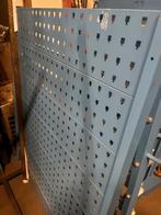 Metalen stellingkast met gaten, Huis en Inrichting, Kasten | Stellingkasten, Ophalen