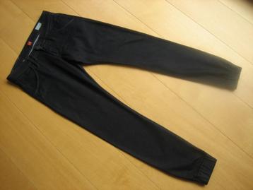 Exclusieve nachtblauwe heupjeans HUGO BOSS 28/34 snazzeys beschikbaar voor biedingen