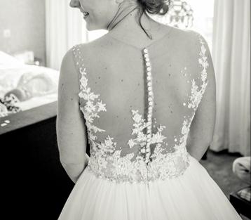 Trouwjurk maat 36-38 beschikbaar voor biedingen