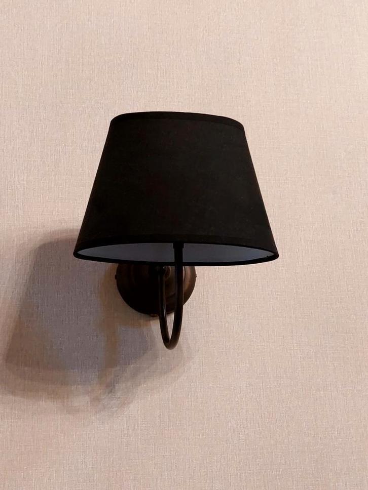 2 wandlampen brons met zwart kapje., Huis en Inrichting, Lampen | Wandlampen, Zo goed als nieuw, Ophalen