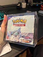 Chilling Reign Booster Box met acryl case, Hobby en Vrije tijd, Verzamelkaartspellen | Pokémon, Ophalen of Verzenden, Zo goed als nieuw