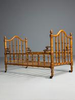 Faux Bamboo dog bed Frans antiek