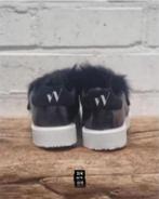 Vanessa Wu - Mooie faux fur sneakers maat 36 - Nieuw €100, Vanessa Wu, Nieuw, Ophalen of Verzenden, Sneakers of Gympen