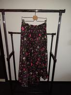 Rok met bloemenprint., Kleding | Dames, Rokken, Maat 38/40 (M), Zwart, Ophalen of Verzenden, Zo goed als nieuw