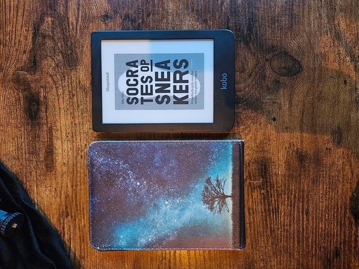 Kobo Clara e-reader + hoesje, Computers en Software, E-readers, Zo goed als nieuw, Ophalen of Verzenden