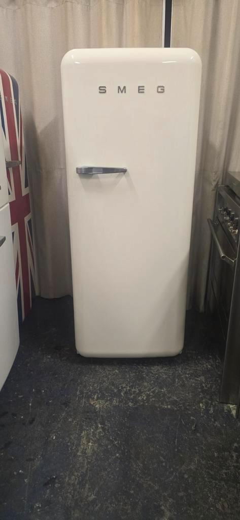 SMEG koelkast creme (gratis bezorging)., Witgoed en Apparatuur, Koelkasten en IJskasten, Zo goed als nieuw, Met vriesvak, 200 liter of meer