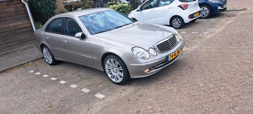 Mercedes-Benz E-Klasse 2.6 E240 Sedan AUT 2005 Grijs, Auto's, Mercedes-Benz, Particulier, E-Klasse, ABS, Airbags, Airconditioning
