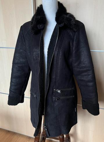 Marc Cain sports jas maat N5 40-42 beschikbaar voor biedingen