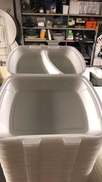 Ruim 150 2-vaks menubakjes piepschuim/foam beschikbaar voor biedingen