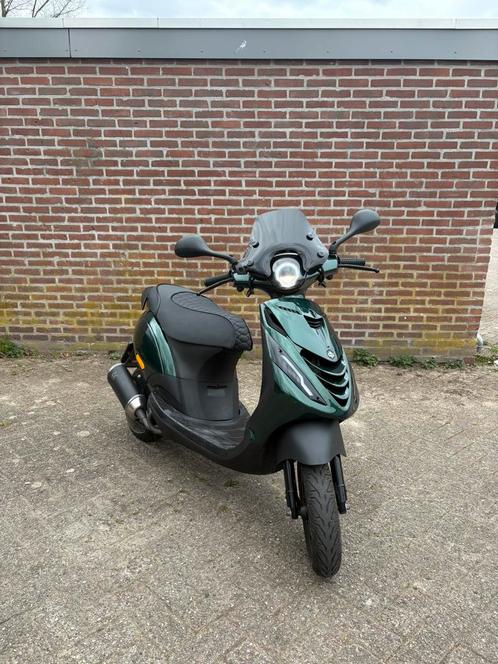 Piaggio zip 80cc FULL MALOSSI, Fietsen en Brommers, Scooters | Piaggio, Zo goed als nieuw, Zip, Benzine, Ophalen