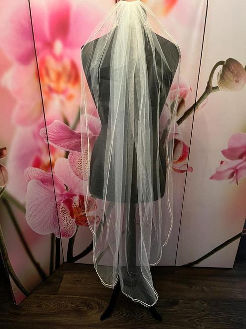 Nieuw licht ivoren sluier met 2 sjieke randjes(VZ97), Kleding | Dames, Trouwkleding en Trouwaccessoires, Nieuw, Accessoires, Overige kleuren