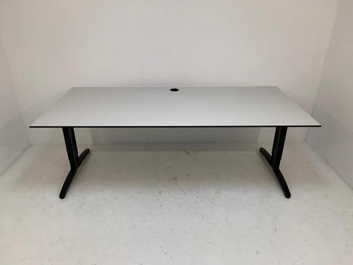 5 stuks volkern bureau's, gebruikt, va €125 ex p/st, Huis en Inrichting, Bureaus