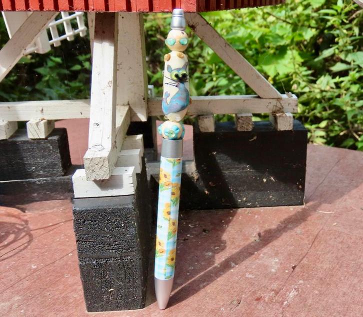 Pen: “Bloemen en kat” met bijzondere glaskralen, uniek, Diversen, Schrijfwaren, Zo goed als nieuw, Ophalen of Verzenden