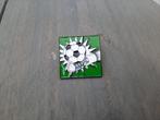1 mooie voetbal pin te koop, Verzamelen, Speldjes, Pins en Buttons, Ophalen of Verzenden, Nieuw, Sport, Speldje of Pin