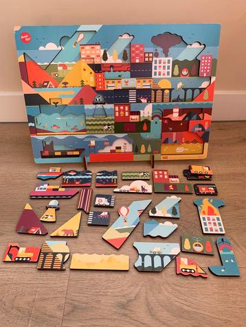 Houten design puzzel van Ikonic toys beschikbaar voor biedingen