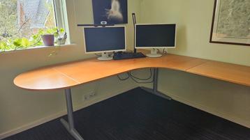 Hoekbureau met ladekastje - Ruim en praktisch!