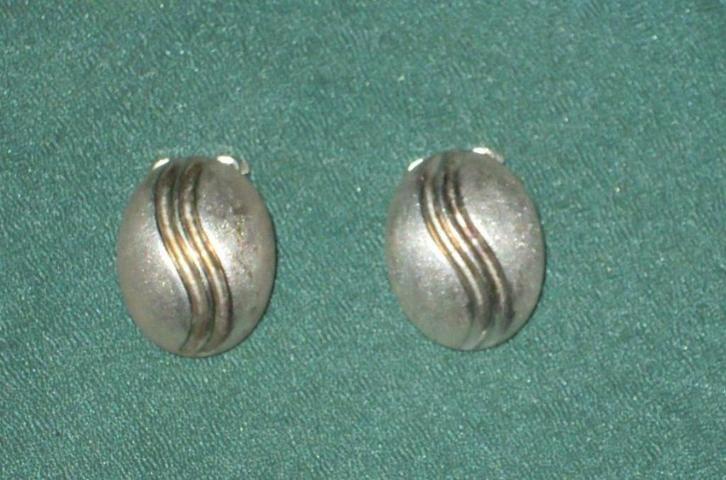 Zilveren oorclips koffieboontjes - oorbellen, Sieraden, Tassen en Uiterlijk, Oorbellen, Zilver, Zilver, Ophalen of Verzenden