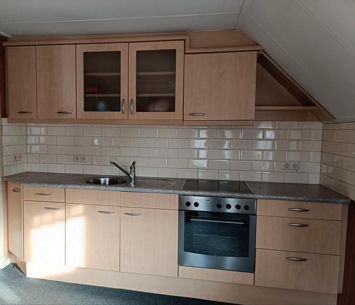 Nette keuken met werkende Pelgrim oven en kookplaat, Huis en Inrichting, Keuken | Complete keukens, Gebruikt, Enkelwandige keuken