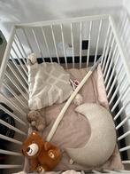 Baby box beige creme boxbaby met wieltjes matras teddy, Ophalen of Verzenden, Zo goed als nieuw, Wieltjes