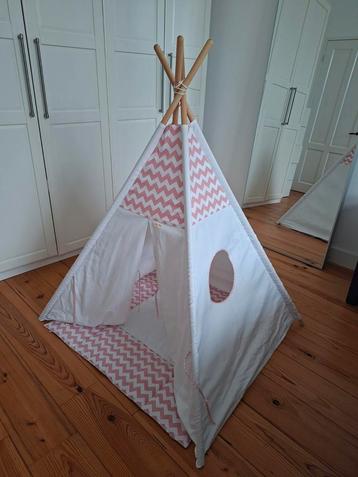 Leuke Wigi Wama Tipi Speeltent met Kleed beschikbaar voor biedingen