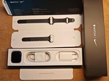 Apple iWatch series 5 - 44mm Space Gray/Nike Anthracite band beschikbaar voor biedingen