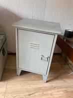 Industriele locker / nachtkastje, Ophalen, Minder dan 45 cm, Metaal of Aluminium, 55 tot 70 cm