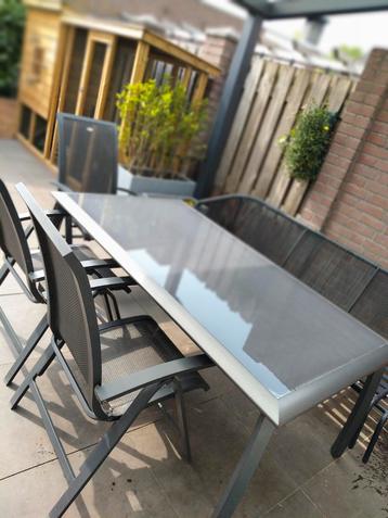 Zeer nette tuinset. beschikbaar voor biedingen