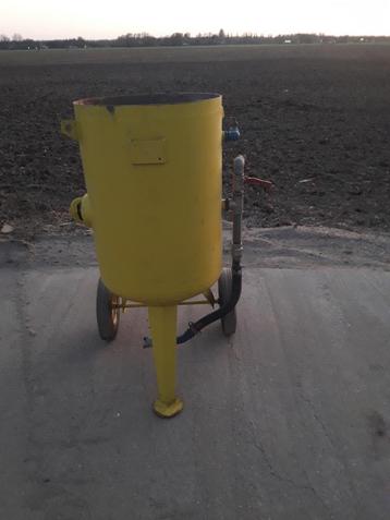 clemco 200 liter straal ketel straalmachine  beschikbaar voor biedingen