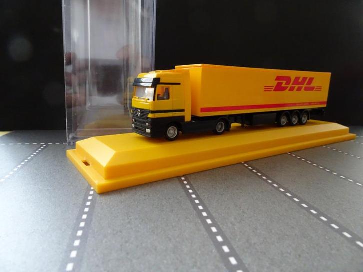 920 merk ? no herpa mercedes actros dhl express 1:87 truck, Hobby en Vrije tijd, Modelauto's | 1:87, Nieuw, Bus of Vrachtwagen