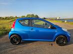 Peugeot 107 1.0 12V E-vti 68PK 3DR 2011 Blauw, Voorwielaandrijving, Euro 5, Stof, 68 pk