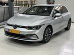 VOLKSWAGEN GOLF TSI R-LINE DSG IQ LED / BLIND SPOT / CAMERA, Auto's, Automaat, Gebruikt, Origineel Nederlands, 19 km/l