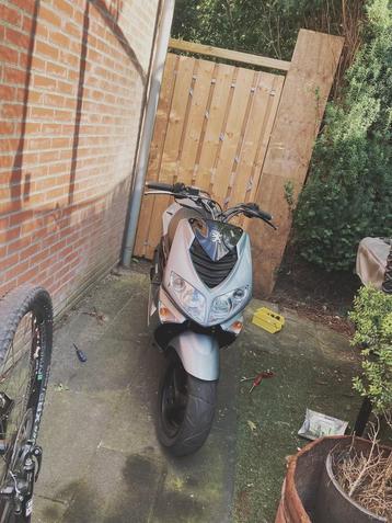 Peugeot speedfight 2 snor project beschikbaar voor biedingen