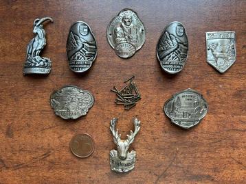 8x SCHILDJE voor op een oude WANDELSTOK met 29x SPIJKERTJE beschikbaar voor biedingen