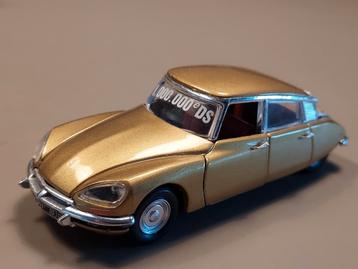 Citroën  DS21  " de miljoenste"   Rio 1:43 in doosje beschikbaar voor biedingen