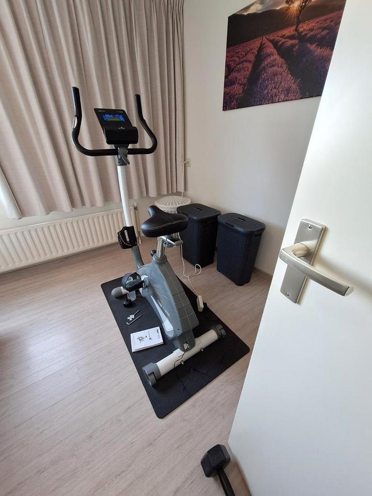 Hometrainer Flow Fitness NOW HT2.5i, Sport en Fitness, Fitnessapparatuur, Gebruikt, Hometrainer, Benen, Metaal, Ophalen