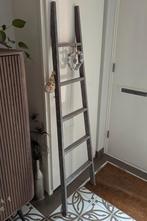 Decoratieve houten ladder, Doe-het-zelf en Verbouw, Ladders en Trappen, Ophalen, Gebruikt, Minder dan 2 meter