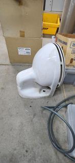 Toilet loshangend toilet met bril, Doe-het-zelf en Verbouw, Ventilatie en Afzuiging, Ophalen of Verzenden, Afzuiger